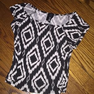 JcPenny Black and White Tribal Print Scoop Neck